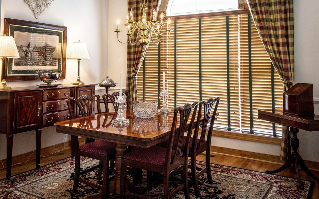 Clean dining room